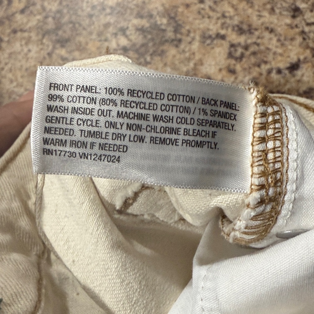 High Rise Straight Cream Frayed hem Jeans - Picture 11 of 11